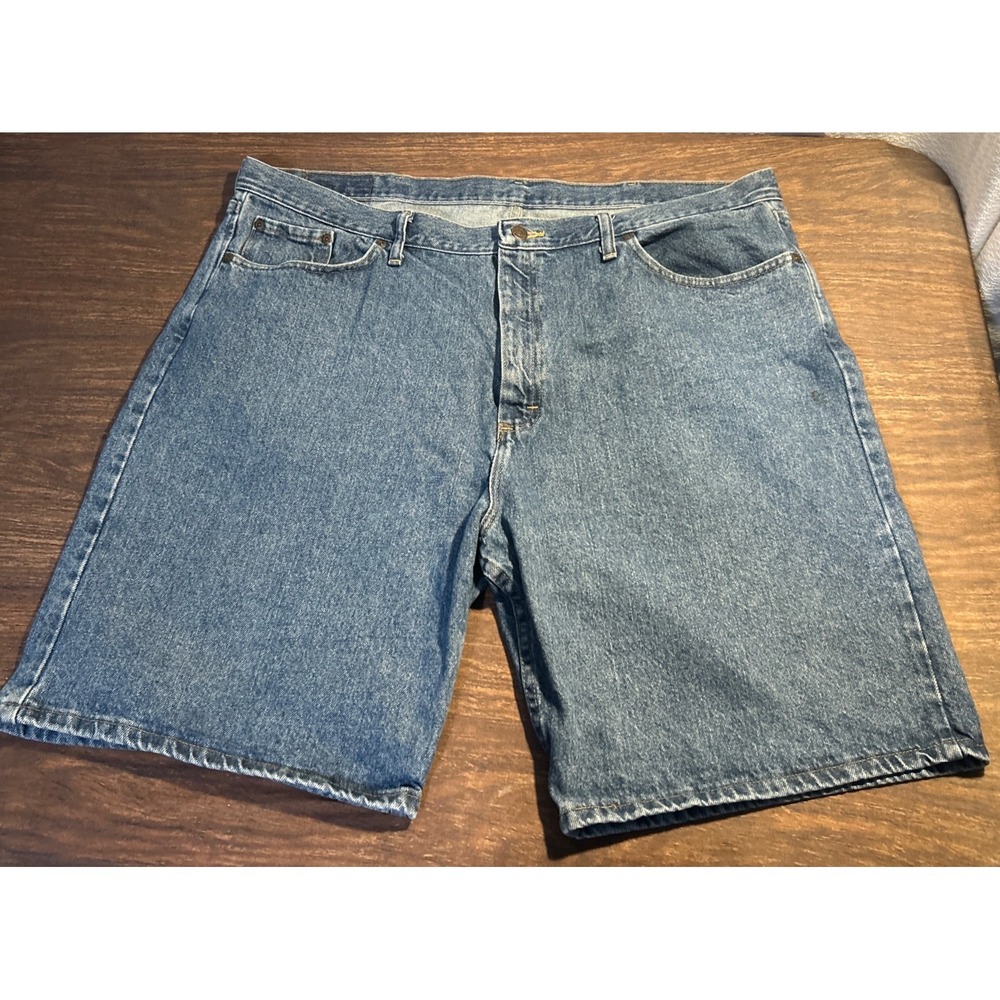 Wrangler Denim Shorts Men's Size 42 Reg Relaxed Fit Inseam 9 Inches